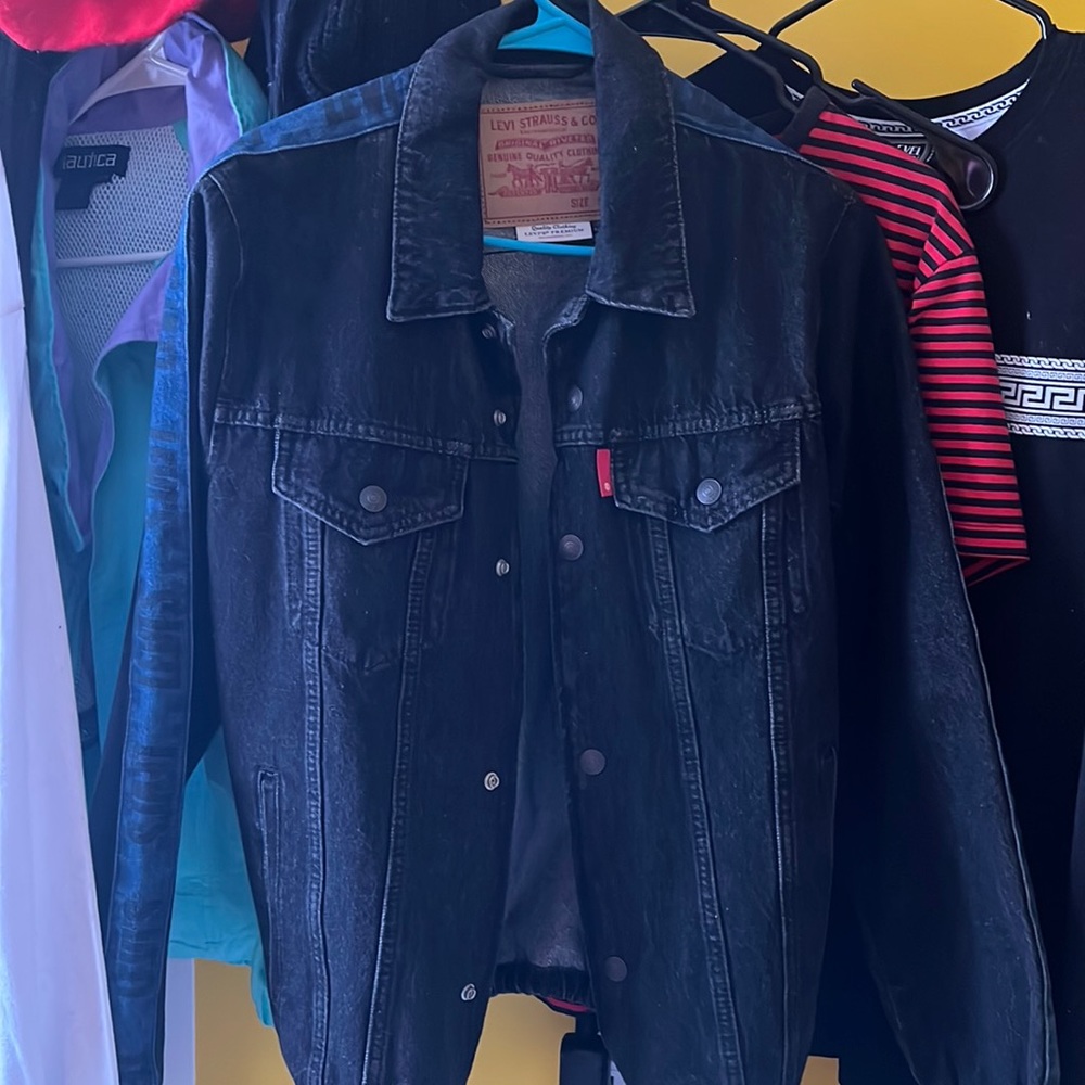 Gently Used Levi Premium Denim Jacket